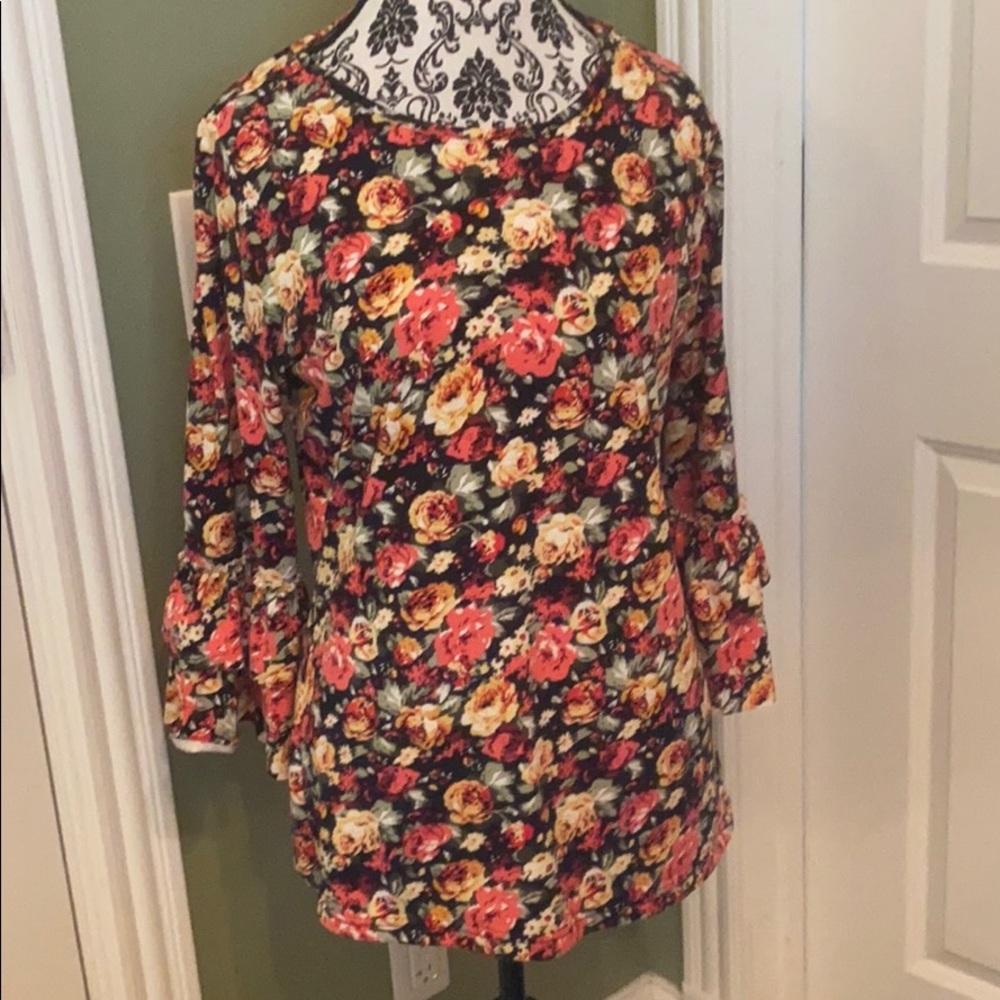 Dainty Jewell’s Layering Top